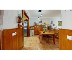 Encantadora casa pareada en El Coto, Las Lagunas de Mijas – perfecta para familias
