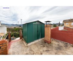 Chalet de una planta en Otura con jardín, piscina y terraza