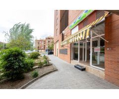 ¡Oportunidad! Se vende local con negocio de heladería en pleno funcionamiento. Parque Nueva Granada