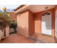 CASA CON PISCINA Y PARCELA EN JUN