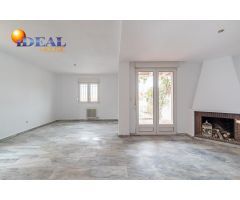 CASA CON PISCINA Y PARCELA EN JUN