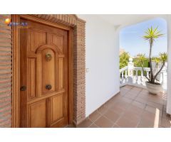 ¡GRAN CHALET EN GOJAR EN URBANIZACION LOS CEREZOS!