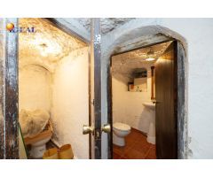 Cueva en el Sacromonte con magnífica ubicación.
