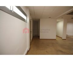 Oficinas 440m2 ideal para academia con entrada independiente a la de la comunidad de vecinos.
