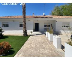 CHALET MODERNO EN URBANIZACION LOMA BADÁ, ESPACIO, CONFORT Y NATURALEZA A UN PASO DE LA CIUDAD