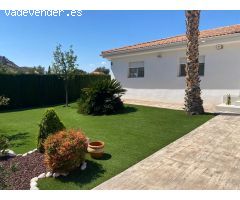 CHALET MODERNO EN URBANIZACION LOMA BADÁ, ESPACIO, CONFORT Y NATURALEZA A UN PASO DE LA CIUDAD