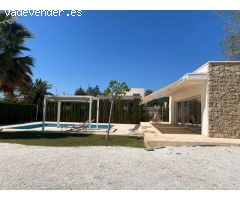 CHALET MODERNO EN URBANIZACION LOMA BADÁ, ESPACIO, CONFORT Y NATURALEZA A UN PASO DE LA CIUDAD