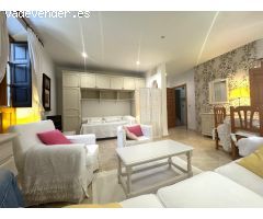 Estudio en alquiler en el corazón de Granada – Amueblado, con cocina independiente y patio privado
