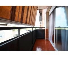 Luminoso piso de 2 habitaciones, con terraza y solárium– ¡Buena ubicación y listo para entrar a vivi