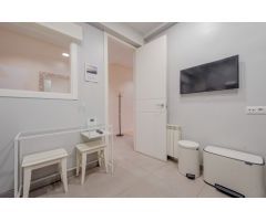 PRECIOSO PISO REFORMADO A 2 MINUTOS DEL RETIRO