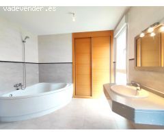Chalet Unifamiliar con parcela de 393 m2 ubicada en el núcleo urbano zona “El pino” de Laguna de Due