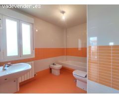 Chalet Unifamiliar con parcela de 393 m2 ubicada en el núcleo urbano zona “El pino” de Laguna de Due