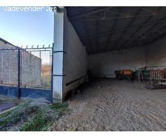 PARCELA 8.779m2 CON 1.000 m2 DE NAVES