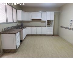 PISO DE 4 DORMITORIOS CON UNA UBICACIÓN INMEJORABLE EN PLENO CENTRO DE CÓRDOBA