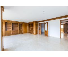 Exclusiva propiedad en el Paseo Mallorca con vistas panorámicas sobre el corazón de Palma
