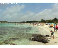 COLONIA DE SANT JORDI: PLANTA BAJA A 15 METROS DE LA PLAYA !!!