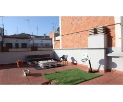 ???? ¡Bienvenido a tu nuevo hogar con terraza de 26 m2 en La Prosperitat, Barcelona! ????