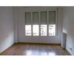Piso céntrico sin muebles en alquiler en el centro de Tortosa