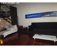 Excelente piso en alquiler en el casco antiguo de la Ciudad.