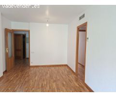 ¡Se alquila elegante y luminoso piso en el corazón del Barrio del Carmen!