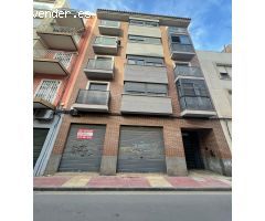 ¡Se alquila local comercial en el Barrio El Carmen, Murcia!