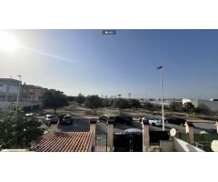 Bungalow en planta alta con solarium con vistas despejadas!!!