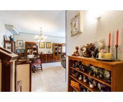 CASA ADOSADA CON PISCINA PRIVADA Y GARAJE
