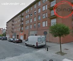 SAN JORGE. ESTUPENDO LOCAL COMERCIAL EN CHAFLAN A PASEO Y CALLE. ZONA DE MUCHO PASO.
