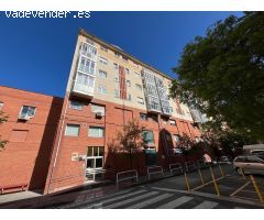 ¡Oportunidad única en Zizur Mayor! Oficina luminosa y bien distribuida a la venta.