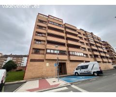 AMPLIO PISO CON TERRAZA Y GARAJE EN LA MEJOR ZONA DE BARAÑÁIN – JUNTO AL LAGO