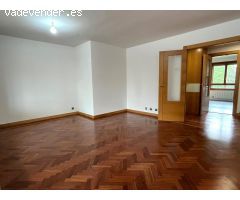 AMPLIO PISO CON TERRAZA Y GARAJE EN LA MEJOR ZONA DE BARAÑÁIN – JUNTO AL LAGO