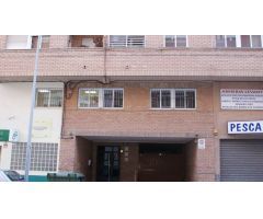 Buen piso en alquiler sin muebles, zona Avda. de Valencia