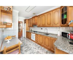 Venta de casa + local almacén de 145 m2 en Iznalloz (Granada)