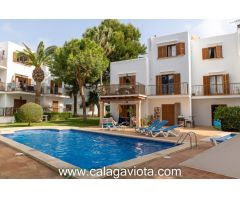 Conjunto de apartamentos con licencia turística en Cala Ferrera – Oportunidad para inversores.