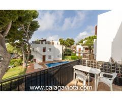 Conjunto de apartamentos con licencia turística en Cala Ferrera – Oportunidad para inversores.