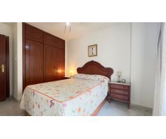 ¡Vive a un paso del mar! Apartamento con terraza y garaje en la mejor zona de Calahonda,