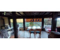 Chalet en perfecto estado con piscina en Urbanización Valdelobos
