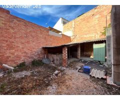 CASA EN OBRA  PARA FINALIZAR CONSTRUCCION CON GRANDES POSIBILIDADES + TERRENO A POCA DISTANCIA