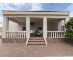 VENTA DE CHALET EN ASPE MUY CERCA DEL PUEBLO