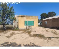 SE VENDE CASA DE CAMPO PARA REFORMAR UNA CASA Y TERMINAR DE REFORMAR OTRA CASA EN ASPE