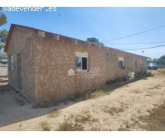 SE VENDE CASA DE CAMPO PARA REFORMAR UNA CASA Y TERMINAR DE REFORMAR OTRA CASA EN ASPE