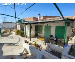 SE VENDE CASA CUEVA CON TERRENO Y VARIAS CONSTRUCCIONES EN ASPE