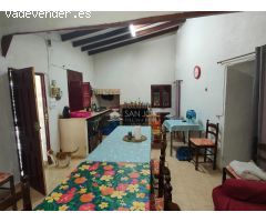 SE VENDE CASA CUEVA CON TERRENO Y VARIAS CONSTRUCCIONES EN ASPE