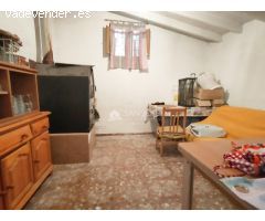 SE VENDE CASA CUEVA CON TERRENO Y VARIAS CONSTRUCCIONES EN ASPE