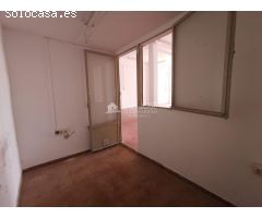SE VENDE LOCAL EN ORIHUELA, ZONA CON MUCHO POTENCIAL
