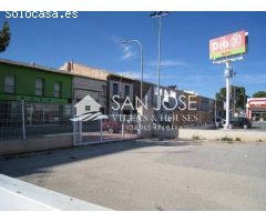 OPORTUNIDAD SE VENDE Y SE ALQUILA SOLAR PARA MUCHOS USOS CERCA DE SUPERMERCADOS EN ASPE