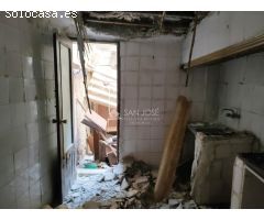 SE VENDE CASA PARA DERRIBO O REFORMAR TOTALMENTE EN ASPE