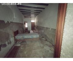 SE VENDE CASA EN MONFORTE PARA REFORMAR