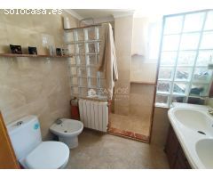 SE VENDE CHALET EN LA ROMANA.