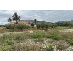 SE VENDE ALMACÉN EN LA ROMANA, PARA REFORMAR